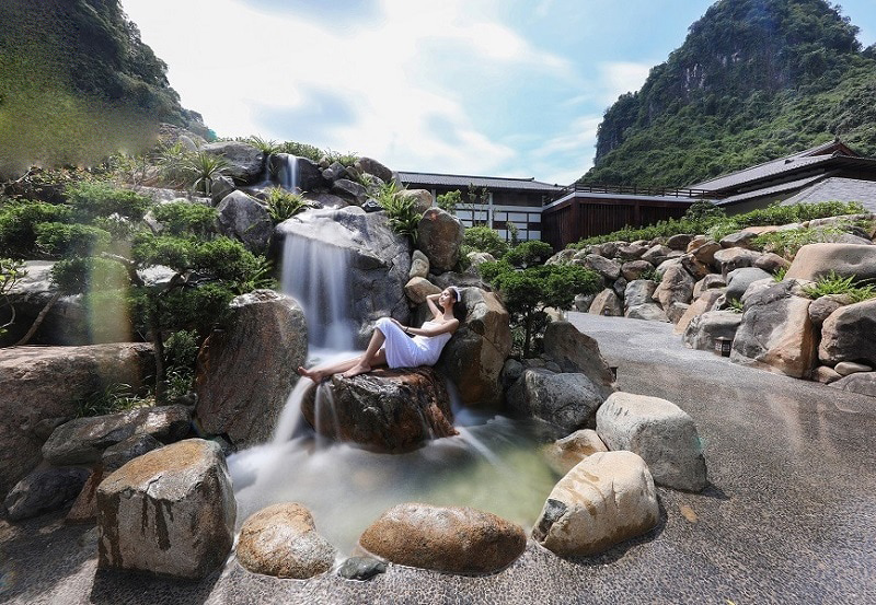 Yoko Onsen Quang Hanh