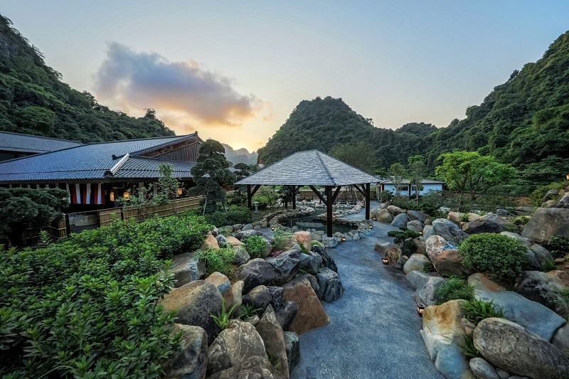 Yoko Onsen Quang Hanh